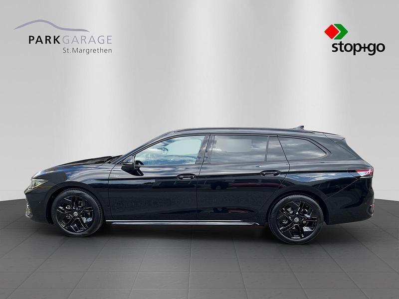 Gebraucht VW Passat R-line 150 PS (110 kW) 2024 Schwarz Kombi