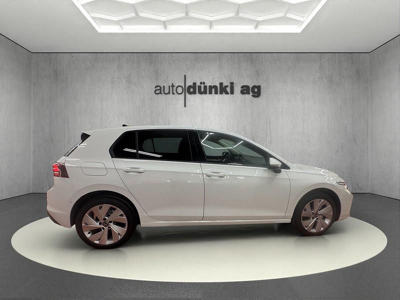 Neu VW Golf VIII United 115 PS (84 kW) 2025 Weiss Limousine
