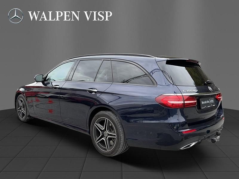 Gebraucht Mercedes E300 AMG line 306 PS (225 kW) 2022 Blau Kombi