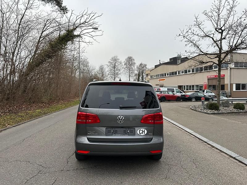 Gebraucht VW Touran Comfortline 105 PS (77 kW) 2011 Van / Kleinbus