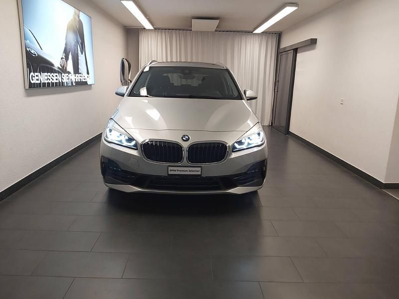 Gebraucht BMW 218 Active Tourer Comfort Edition 150 PS (110 kW) 2020 Silber Van / Kleinbus