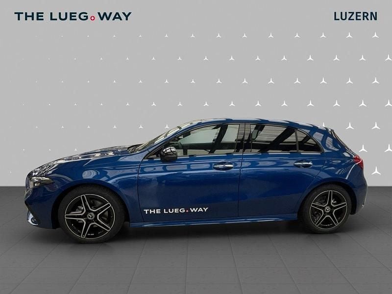 Gebraucht Mercedes A200 Night 177 PS (130 kW) 2024 Blau Limousine