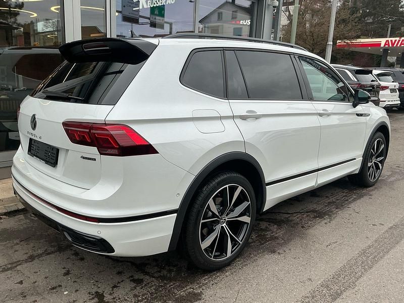 Gebraucht VW Tiguan Allspace Style 193 PS (141 kW) 2025 SUV