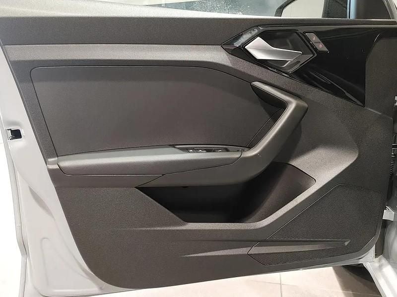 Neu Audi A1 Sportback Attraction 115 PS (84 kW) 2025 Gray Kleinwagen