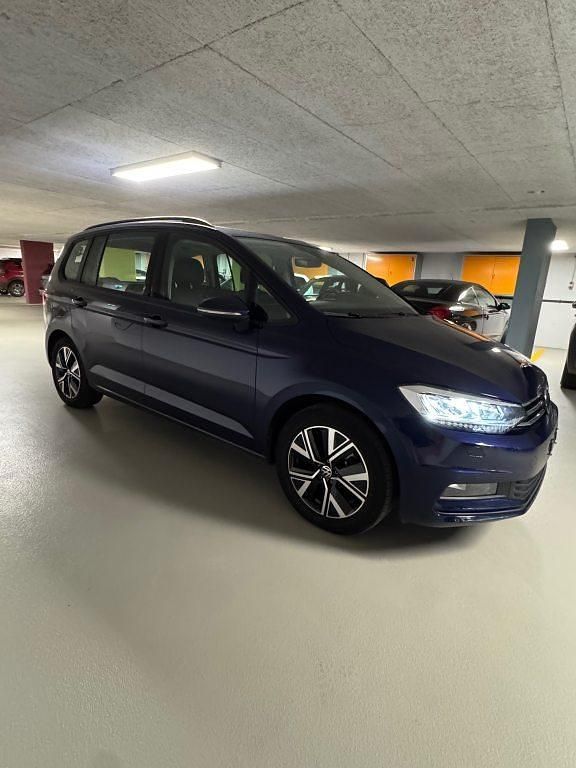 Gebraucht VW Touran Comfortline 122 PS (89 kW) 2023 Van / Kleinbus