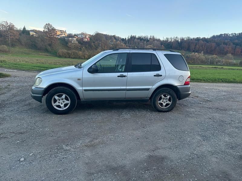 Gebraucht Mercedes ML320 218 PS (160 kW) 2000 SUV