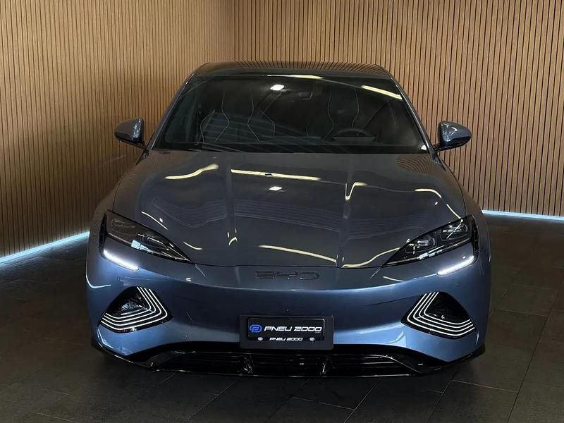 Neu BYD Seal 389 kW (530 PS) 2026 Gray Limousine