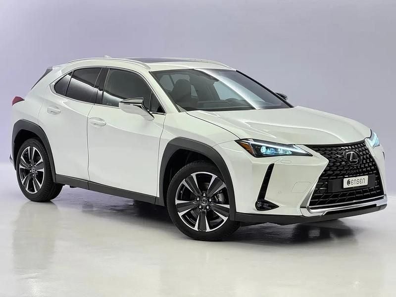 Gebraucht Lexus UX E-FOUR 184 PS (135 kW) 2025 Weiss SUV