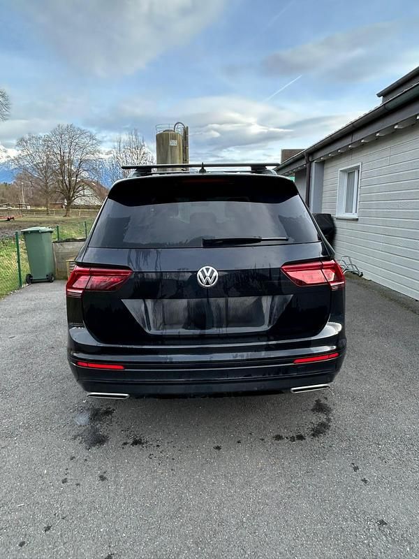 Gebraucht VW Tiguan Allspace R-line 200 PS (147 kW) 2021 SUV