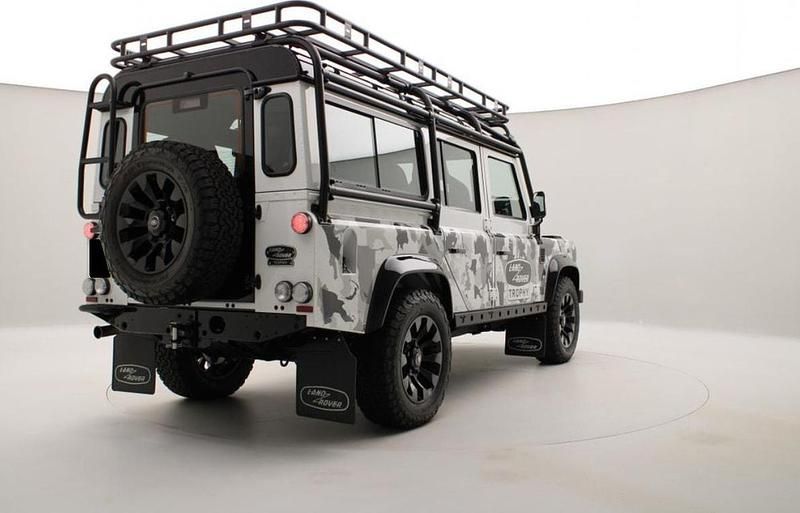 Neu Land Rover Defender 405 PS (297 kW) 2025 SUV