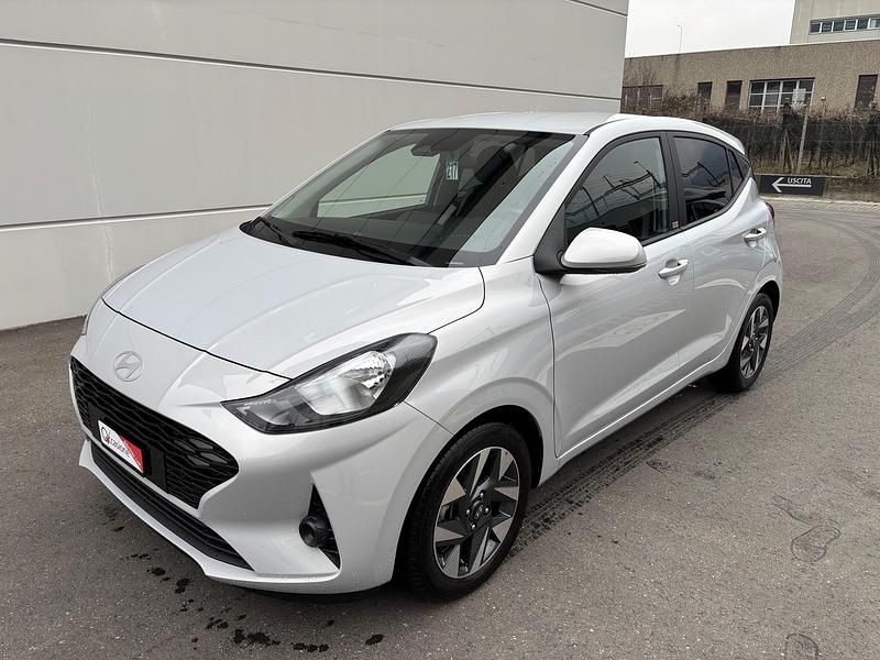 Gebraucht Hyundai i10 84 PS (61 kW) 2024 Silber Kleinwagen