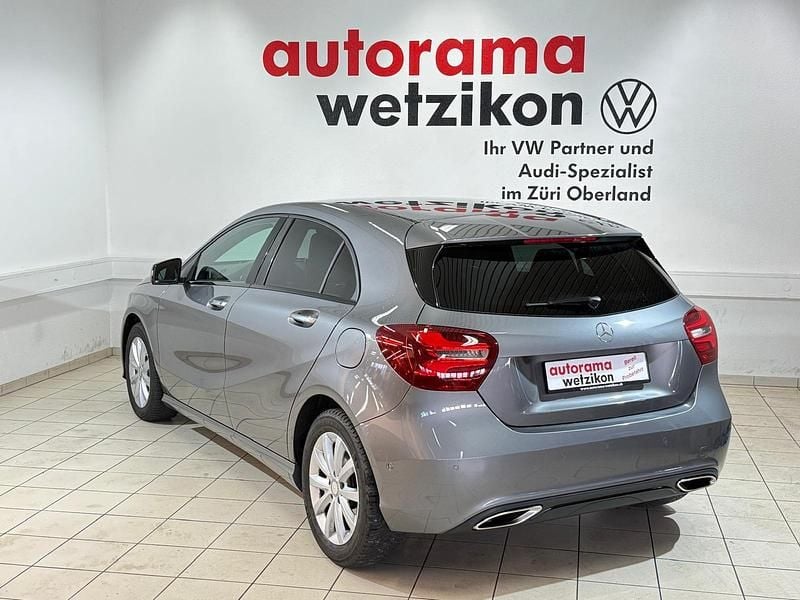 Gebraucht Mercedes A200 Night 156 PS (114 kW) 2016 Grau Limousine