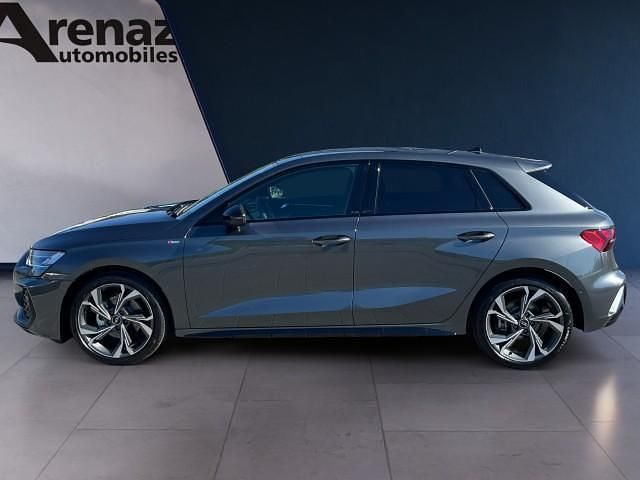 Neu Audi A3 Attraction 150 PS (110 kW) 2026 Grau Limousine