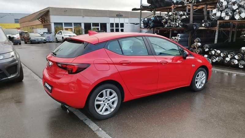 Gebraucht Opel Astra Enjoy 105 PS (77 kW) 2017