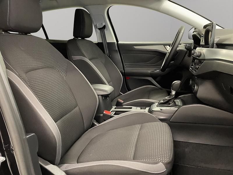 Gebraucht Ford Focus Cool & Connect 125 PS (91 kW) 2023 Schwarz Kombi