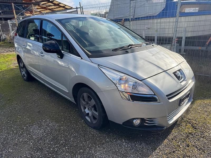 Gebraucht Peugeot 5008 115 PS (84 kW) 2013 Van / Kleinbus