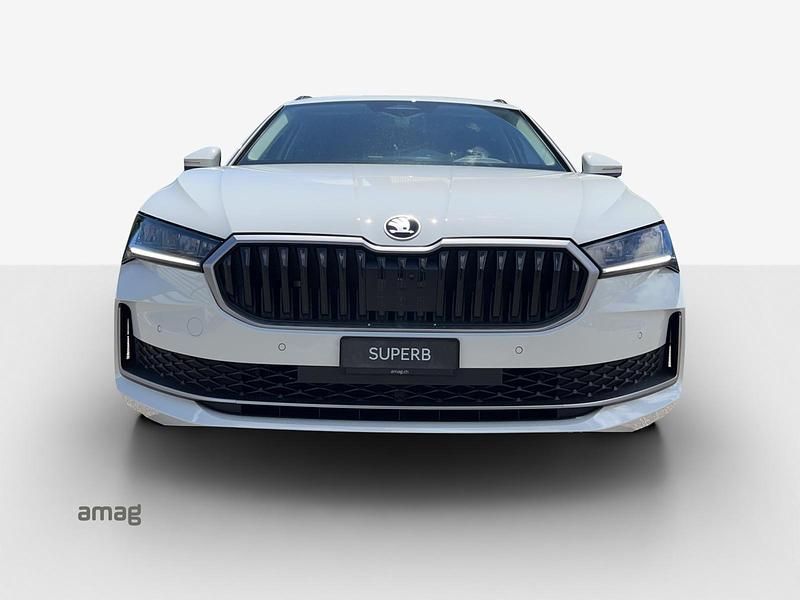 Purity weiss, uni Gebraucht 2024 Skoda Superb Selection Kombi | CHF 43’890 - Bild 1/4