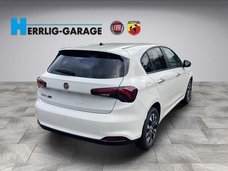 Gebraucht Fiat Tipo 100 PS (73 kW) 2023 Weiss Limousine