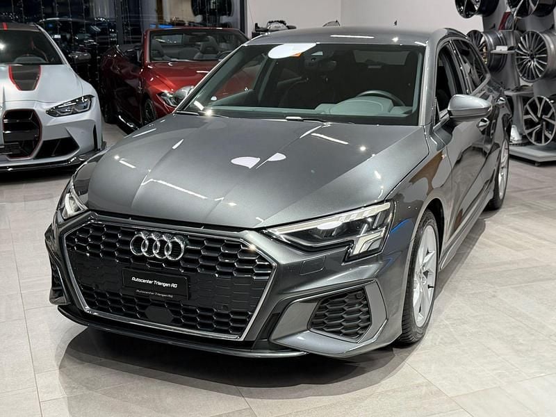 Gebraucht Audi A3 Attraction 150 PS (110 kW) 2020 Grau Limousine