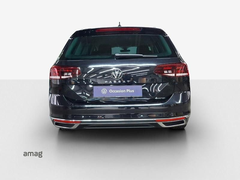 Gebraucht VW Passat Elegance 200 PS (147 kW) 2023 Deepblack perleffekt Kombi
