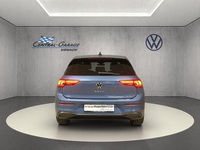 Gebraucht VW Golf United 115 PS (84 kW) 2024 Blau Limousine