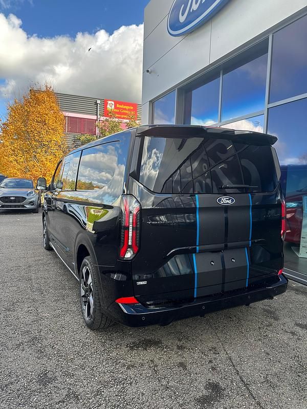 Neu Ford Transit Custom Sport 231 PS (169 kW) 2025 Schwarz Van