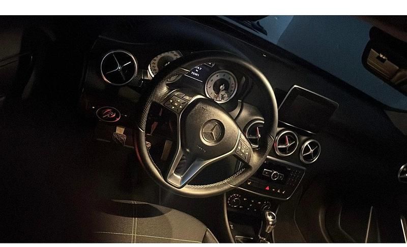 Gebraucht Mercedes A180 Urban 122 PS (89 kW) 2013 Limousine