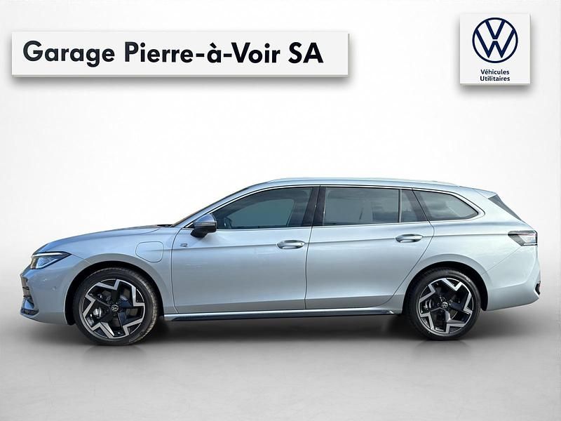 Neu VW Passat R-line 272 PS (200 kW) 2025 Silber Kombi