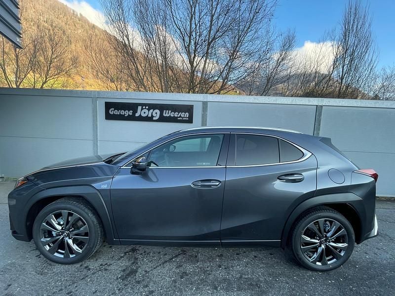 Neu Lexus UX 300h 199 PS (146 kW) 2025 Anthrazit SUV