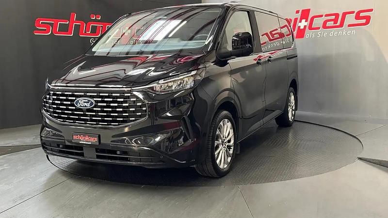 Schwarz Gebraucht 2025 Ford Tourneo Custom Titanium Van | CHF 52’840 (Teuer) - Bild 1/4