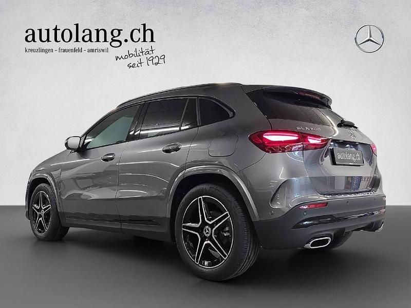 Gebraucht Mercedes GLA200 AMG line 177 PS (130 kW) 2024 Grau SUV