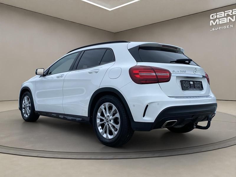 Gebraucht Mercedes GLA200 AMG line 156 PS (114 kW) 2019 Weiss SUV
