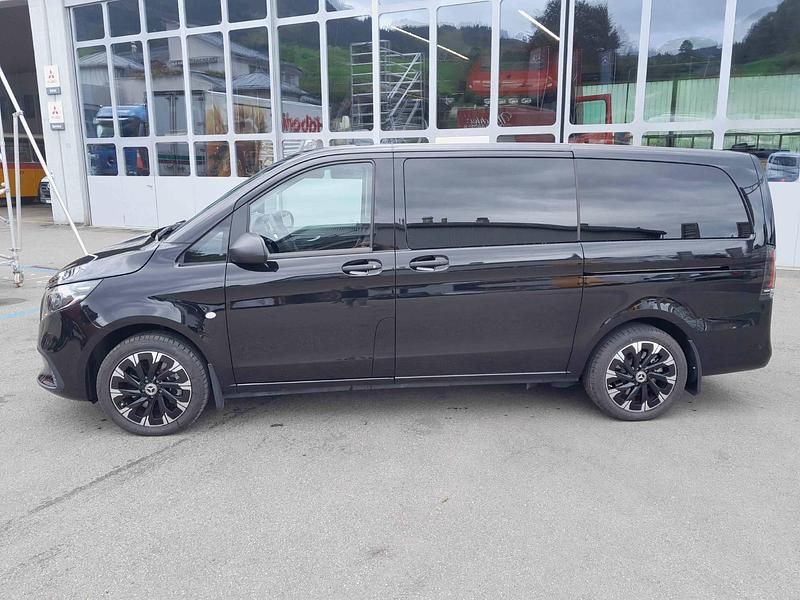Gebraucht Mercedes Vito 163 PS (119 kW) 2024 Schwarz Van