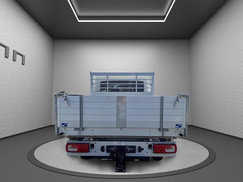 Gebraucht VW Crafter 139 PS (102 kW) 2024 Weiss Van