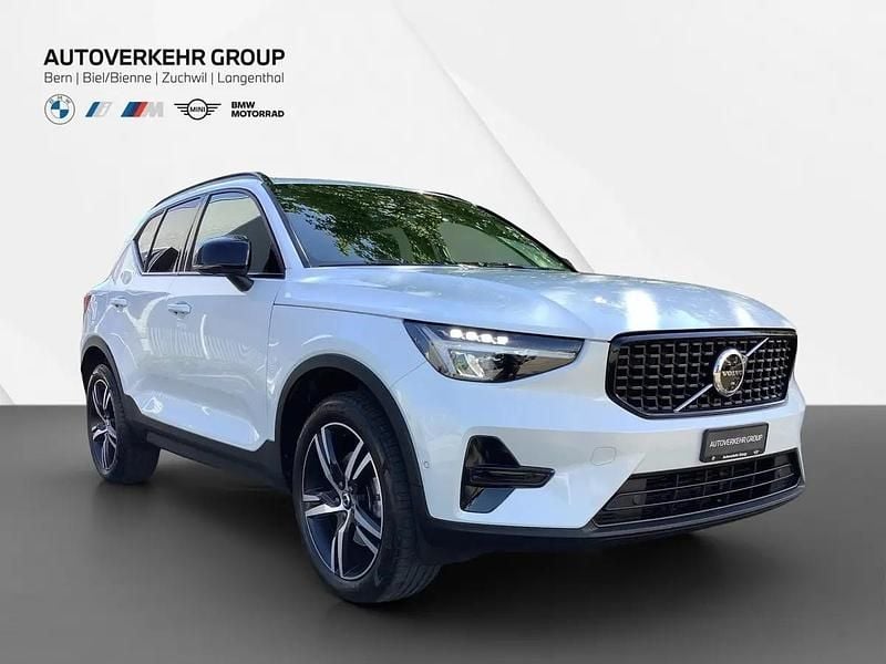 Weiss Gebraucht 2025 Volvo XC40 Plus SUV | CHF 39’850 (Fairer Preis) - Bild 1/4