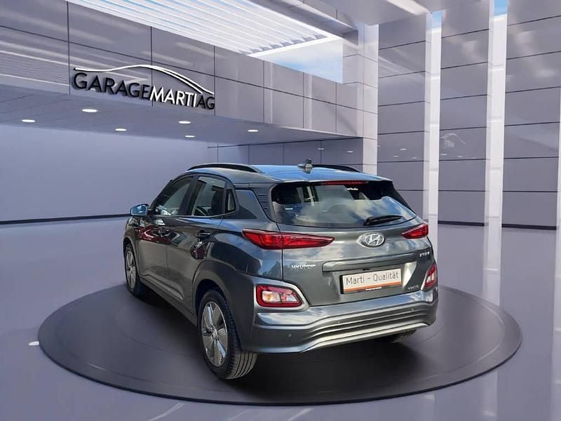 Gebraucht Hyundai Kona 100 kW (136 PS) 2020 Grau SUV
