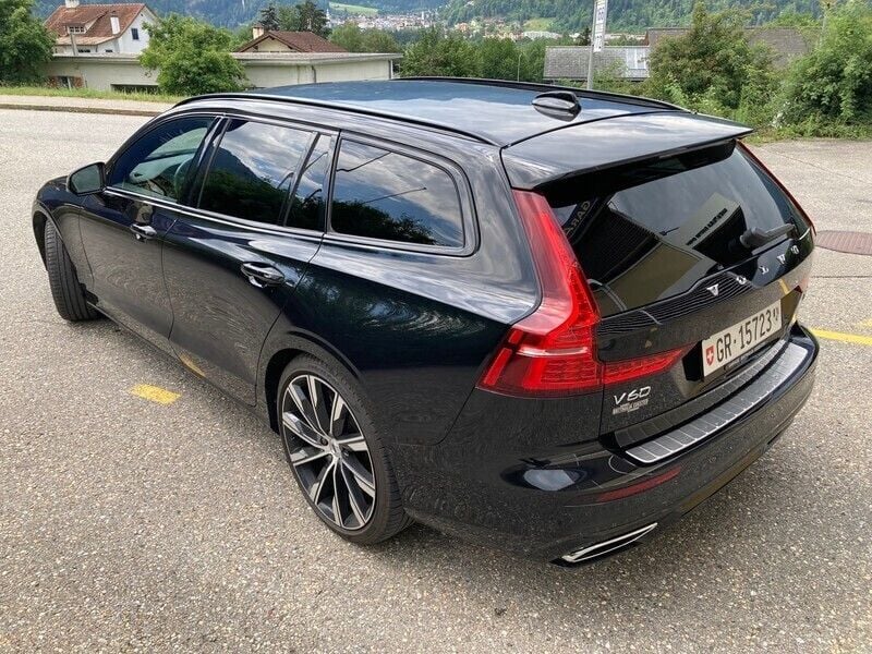 Gebraucht Volvo V60 R-Design 250 PS (183 kW) 2021 Kombi