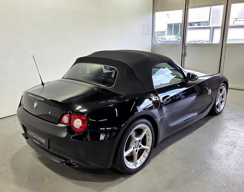 Gebraucht BMW Z4 231 PS (169 kW) 2004 Schwarz Cabrio