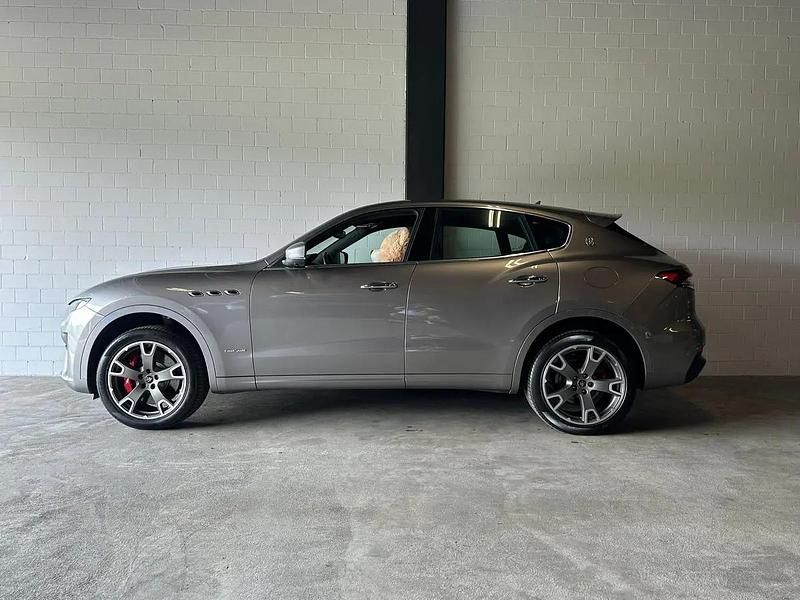 Gray Gebraucht 2025 Maserati Levante SUV | CHF 55’450 - Bild 1/4