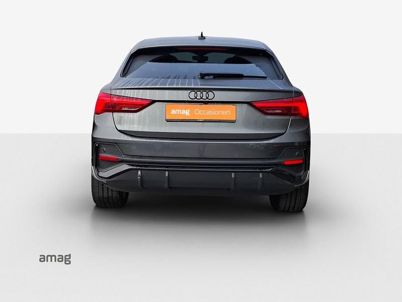 Gebraucht Audi Q3 Sportback Attraction 150 PS (110 kW) 2022 Daytonagrau perleffekt/nardograu uni SUV