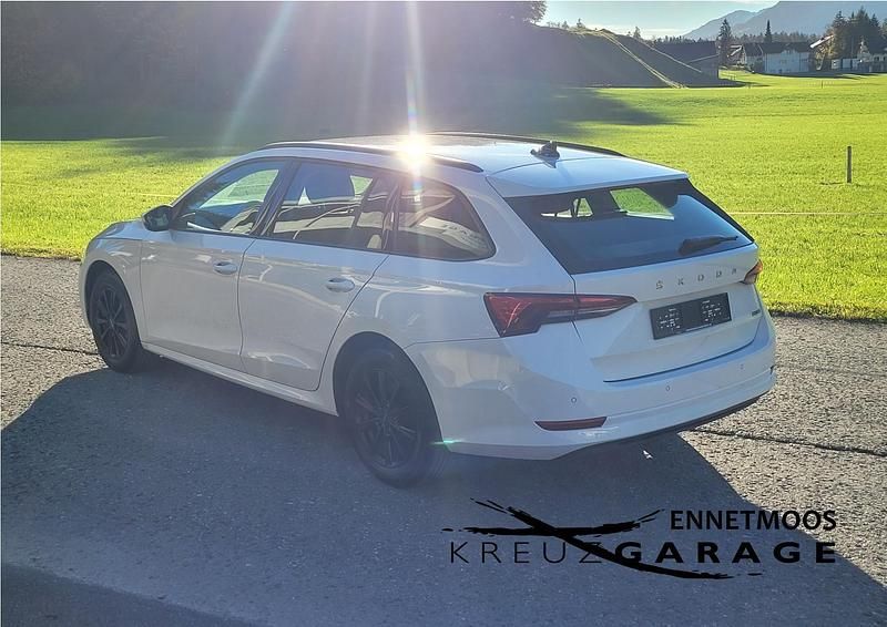 Gebraucht Skoda Octavia Ambition 110 PS (80 kW) 2022 Weiss Kombi