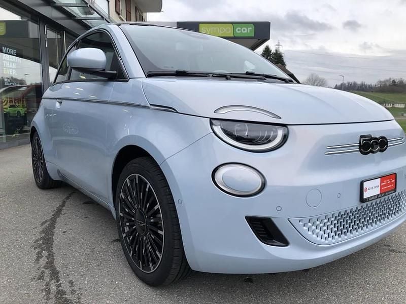 Gebraucht Fiat 500e La Prima 86 kW (118 PS) 2023 Blau Limousine