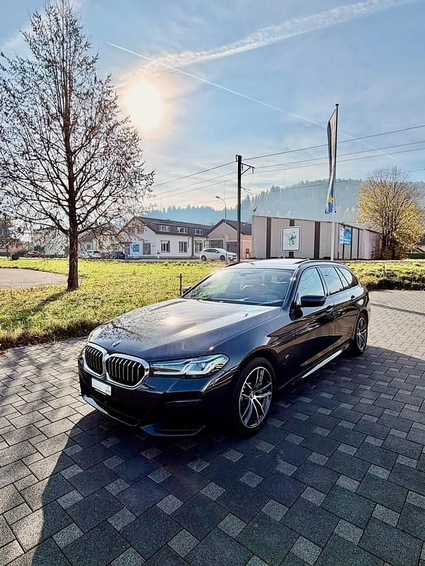 Gebraucht BMW 530 M Sport 252 PS (185 kW) 2021 Kombi