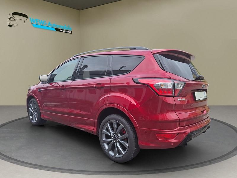 Gebraucht Ford Kuga ST-Line 230 PS (169 kW) 2019 Rot SUV