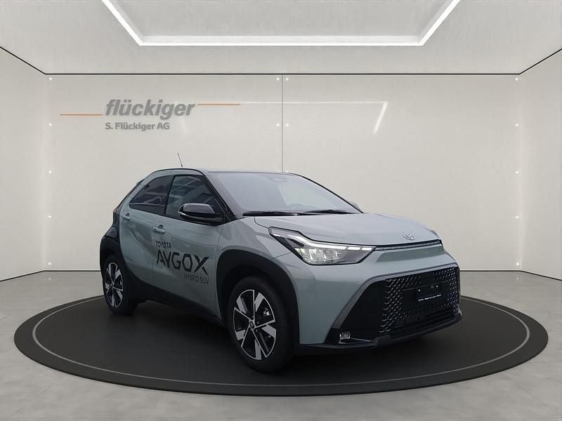 Neu Toyota Aygo X Trend 116 PS (85 kW) 2025 Grün SUV