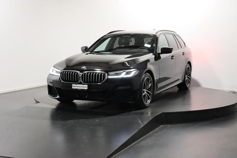 Gebraucht BMW 520 M Sport 201 PS (147 kW) 2023 Schwarz Kombi
