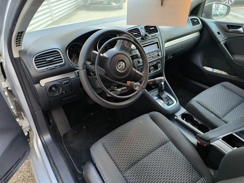 Gebraucht VW Golf Trendline 105 PS (77 kW) 2011 Limousine