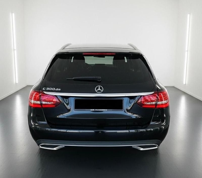 Gebraucht Mercedes C300e Avantgarde 306 PS (225 kW) 2021