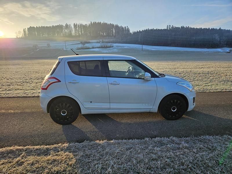 Gebraucht Suzuki Swift 94 PS (69 kW) 2014 Weiss Limousine