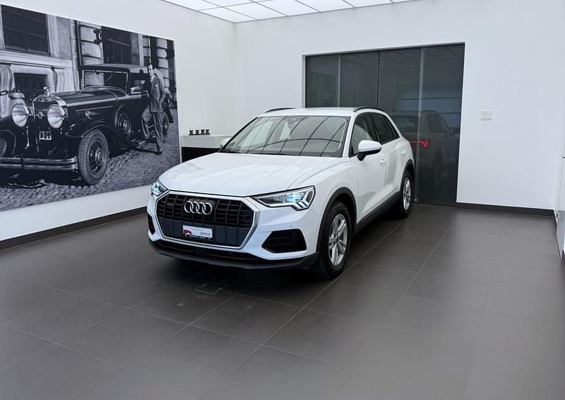 Weiss Gebraucht 2022 Audi Q3 Design SUV | CHF 23’900 (Superpreis) - Bild 1/4